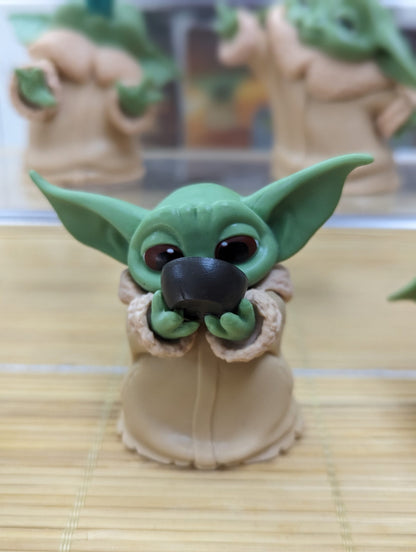Mini Figurine Baby Yoda (Grogu)