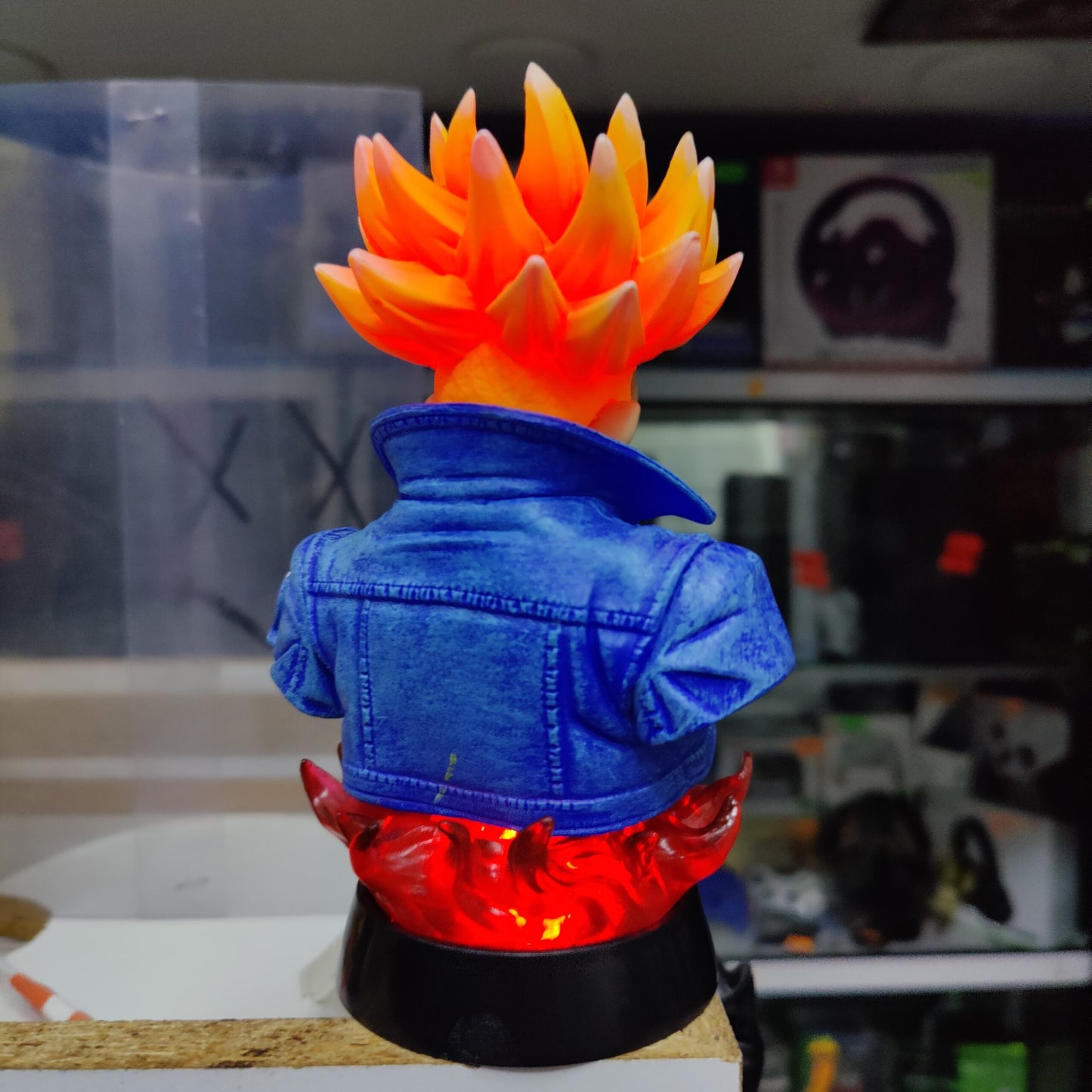 Figurine Bust Trunks Dragonball | LED RGB | 18 cm